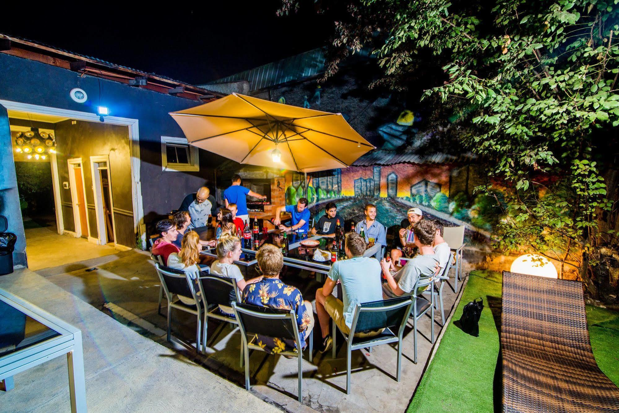 La Chimba Hostel Santiago Exterior photo